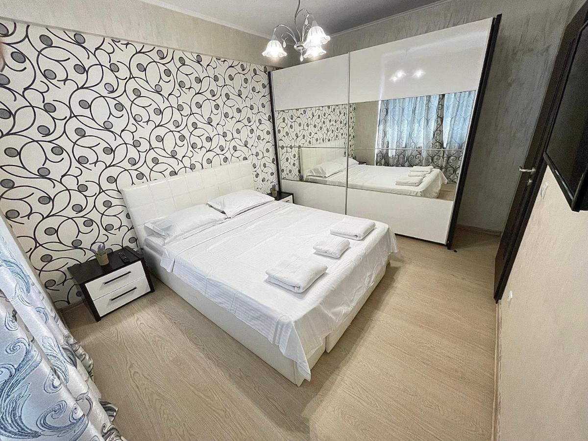 Dacia Residence Apartments Self Check-In Craiova Exteriör bild